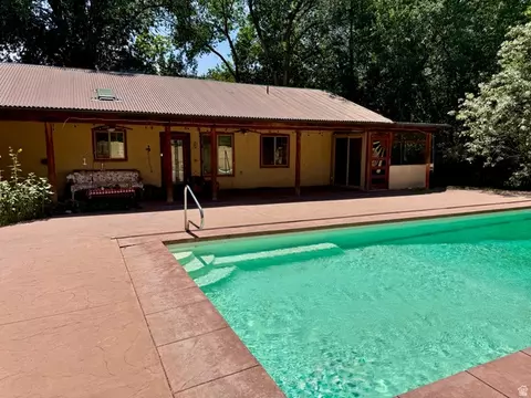 Exterior - 324 E 300 St S, Moab, UT 84532 photo 4 of 10