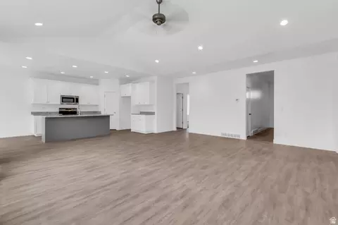 Living - 330 E 500 S, Santaquin, UT 84655 photo 1 of 2
