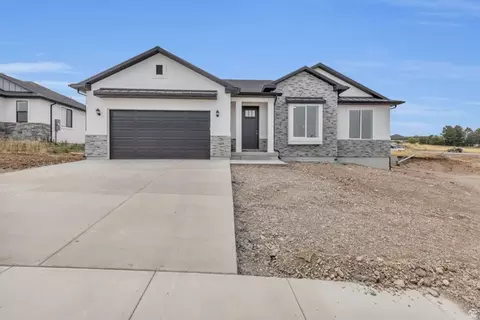 Exterior - 330 E 500 S, Santaquin, UT 84655 photo 1 of 5