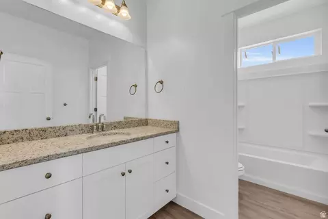 Bath - 330 E 500 S, Santaquin, UT 84655 photo 1 of 1
