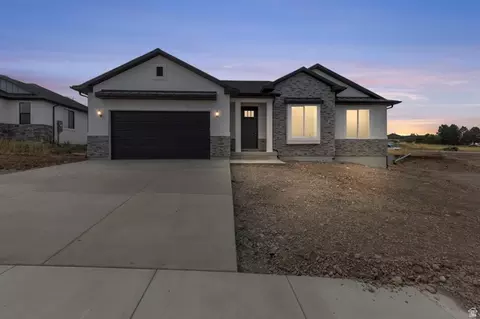 Exterior - 330 E 500 S, Santaquin, UT 84655 photo 2 of 5