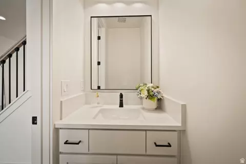 Bath - 2771 W Aurora Ave, Mapleton, UT 84664 photo 1 of 7