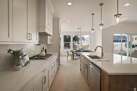 Kitchen - 2771 W Aurora Ave, Mapleton, UT 84664 photo 2 of 3