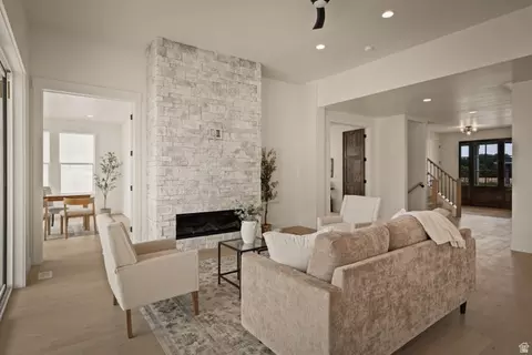 Living - 2771 W Aurora Ave, Mapleton, UT 84664 photo 2 of 3