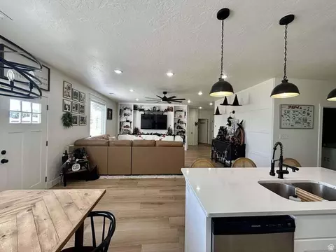 231 S 400 E E, Enterprise, UT 84725 photo 10