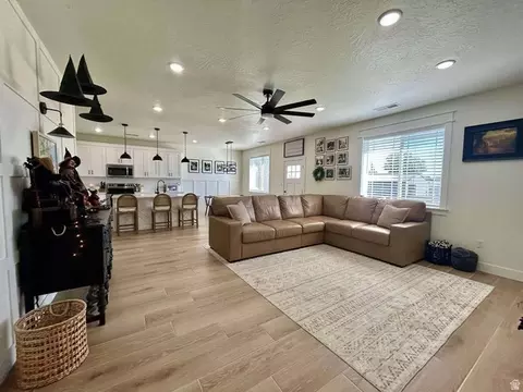 231 S 400 E E, Enterprise, UT 84725 photo 4