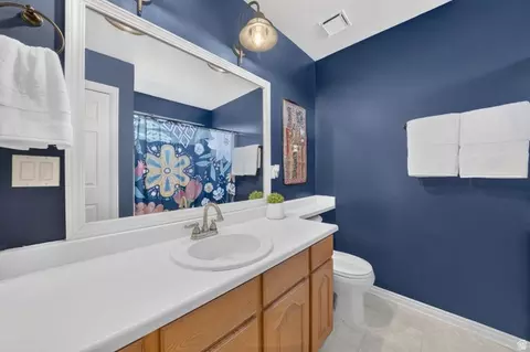 Bath - 1138 E 11780 S, Sandy, UT 84094 photo 3 of 4