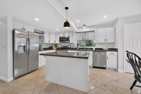 Kitchen - 1138 E 11780 S, Sandy, UT 84094 photo 1 of 8