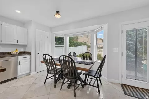 Dining - 1138 E 11780 S, Sandy, UT 84094 photo 1 of 2