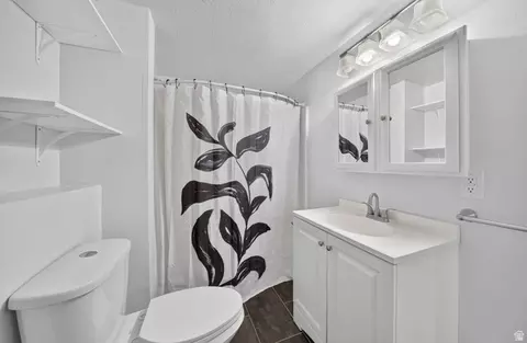 Bath - 1138 E 11780 S, Sandy, UT 84094 photo 4 of 4