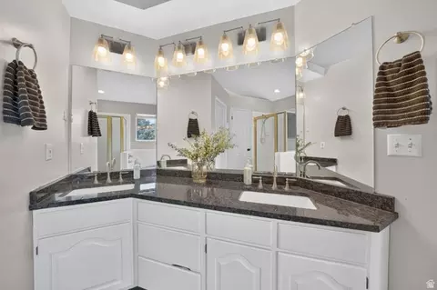 Bath - 1138 E 11780 S, Sandy, UT 84094 photo 1 of 4