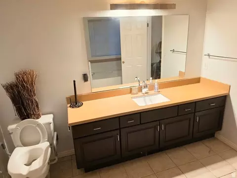 Bath - 853 S Windemere Ln E, South Ogden, UT 84403 photo 3 of 4