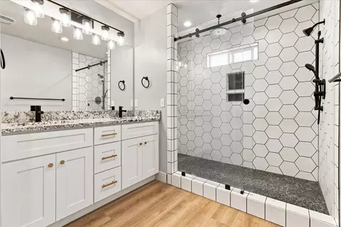 Bath - 625 E 100 S, Ephraim, UT 84627 photo 3 of 4