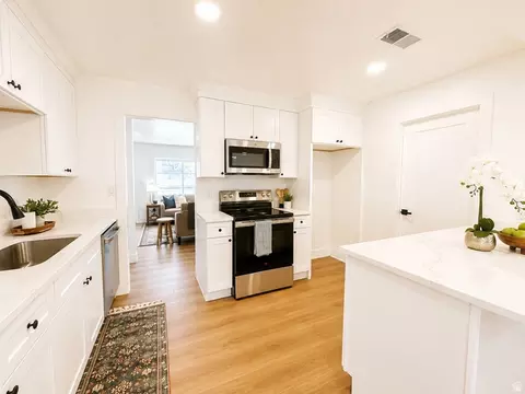 Kitchen - 26 W 450 N, Orem, UT 84057 photo 3 of 5