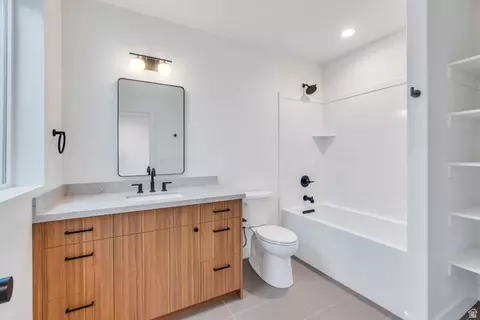 Bath - 296 S 2580 E #20, Spanish Fork, UT 84660 photo 8 of 9