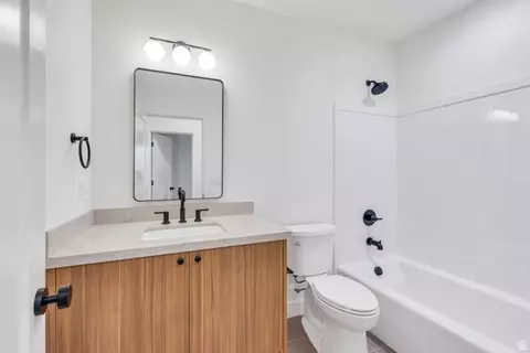 Bath - 296 S 2580 E #20, Spanish Fork, UT 84660 photo 9 of 9