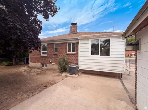 Exterior - 116 Ross Dr, Clearfield, UT 84015 photo 2 of 4