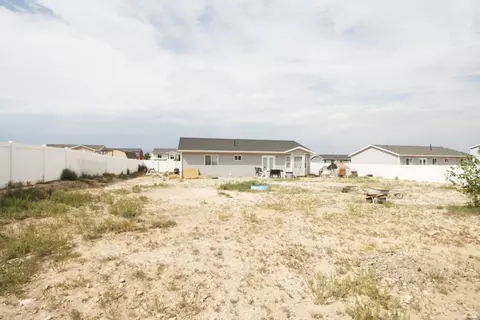 Exterior - 2338 E 4300 S, Naples, UT 84078 photo 6 of 10