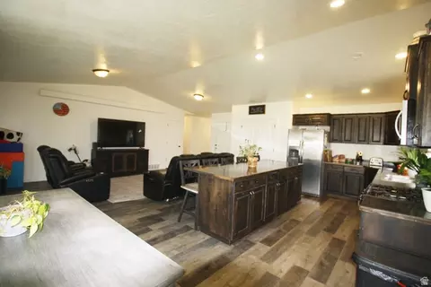 Kitchen - 2338 E 4300 S, Naples, UT 84078 photo 7 of 7