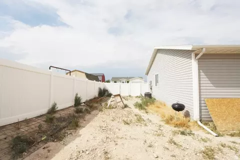 Exterior - 2338 E 4300 S, Naples, UT 84078 photo 5 of 10