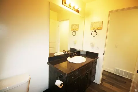 Bath - 2338 E 4300 S, Naples, UT 84078 photo 5 of 5