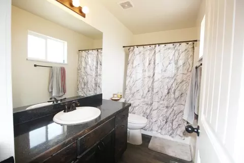 Bath - 2338 E 4300 S, Naples, UT 84078 photo 1 of 5
