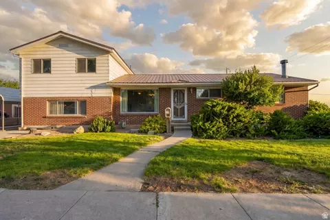 3320 S Broadway St, Magna, UT 84044