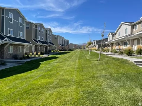 Exterior - 4311 E Oconnell Ln, Eagle Mountain, UT 84005 photo 3 of 5