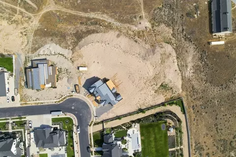 View/Area - 9126 N Lakefront Dr, Eagle Mountain, UT 84005 photo 6 of 7