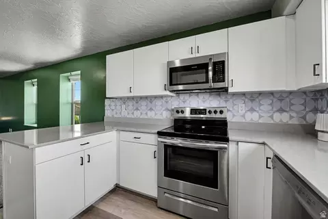 Kitchen - 1167 E Telegraph St #A101, Washington, UT 84780 photo 2 of 2