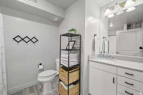 Bath - 1167 E Telegraph St #A101, Washington, UT 84780 photo 1 of 2