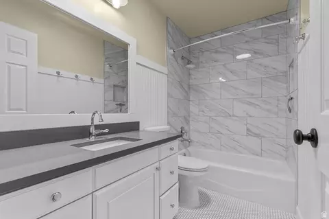 Bath - 18 S 860 E, Orem, UT 84097 photo 3 of 4