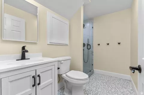 Bath - 18 S 860 E, Orem, UT 84097 photo 2 of 4