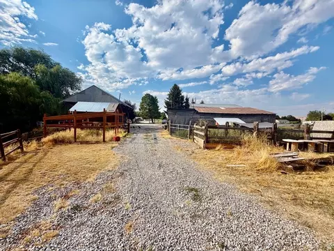 Exterior - 662 E Oneida St, Preston, ID 83263 photo 8 of 18