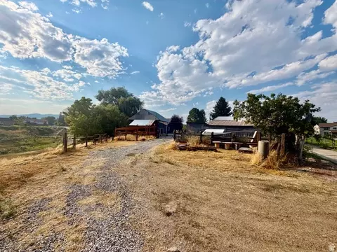 Exterior - 662 E Oneida St, Preston, ID 83263 photo 12 of 18