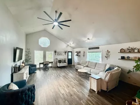 Living - 662 E Oneida St, Preston, ID 83263 photo 1 of 5