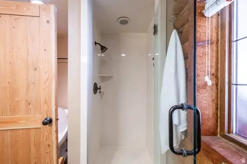 Bath - 1130 Interlaken Way, Midway, UT 84049 photo 2 of 4