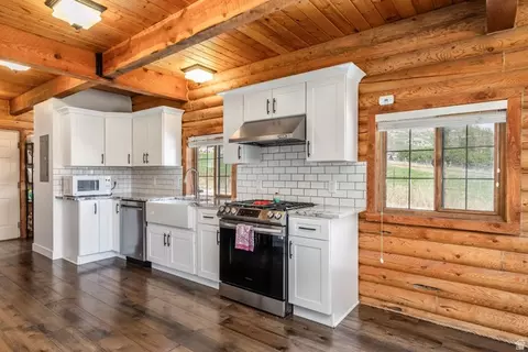 Kitchen - 1130 Interlaken Way, Midway, UT 84049 photo 3 of 5