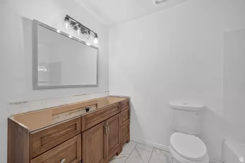 Bath - 1560 E Hills Dr N, Bountiful, UT 84010 photo 1 of 3