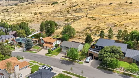 View/Area - 1560 E Hills Dr N, Bountiful, UT 84010 photo 2 of 6