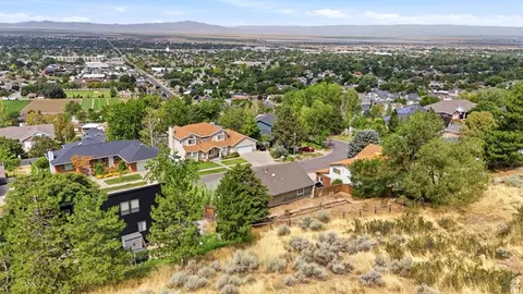 View/Area - 1560 E Hills Dr N, Bountiful, UT 84010 photo 5 of 6