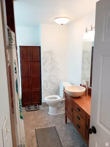 Bath - 981 E 24th S, Ogden, UT 84401 photo 4 of 5