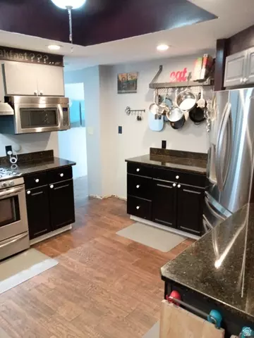Kitchen - 981 E 24th S, Ogden, UT 84401 photo 2 of 3