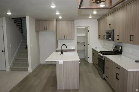 1348 S Mountain Rd E, Ogden, UT 84404