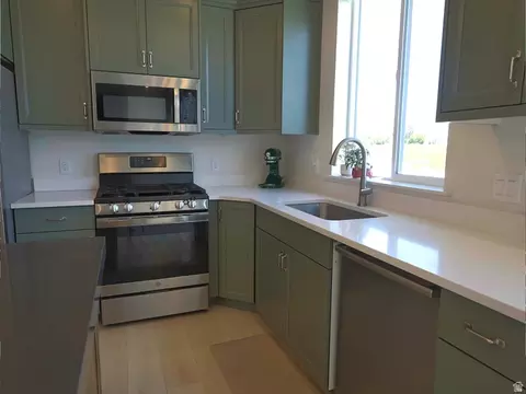 Kitchen - 538 N 550 W, Smithfield, UT 84335 photo 3 of 5