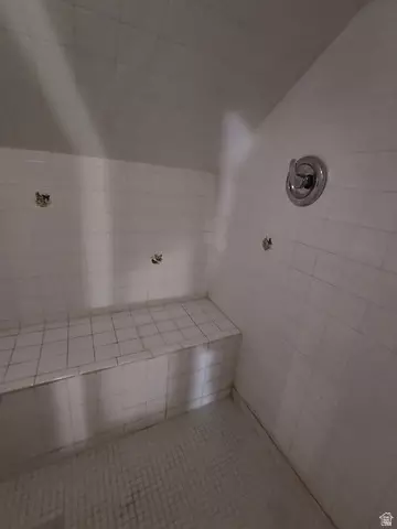 Bath - 403 E Morgan St N, Layton, UT 84041 photo 2 of 2