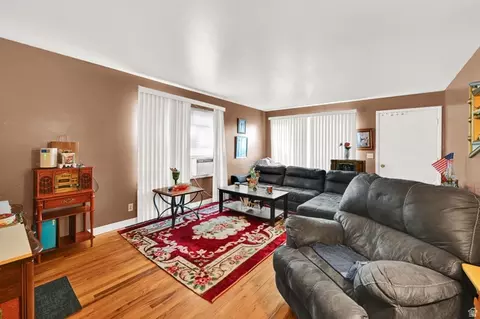 Living - 124 33rd St, Ogden, UT 84401 photo 2 of 4