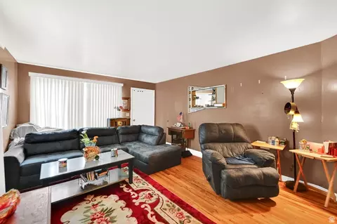 Living - 124 33rd St, Ogden, UT 84401 photo 3 of 4