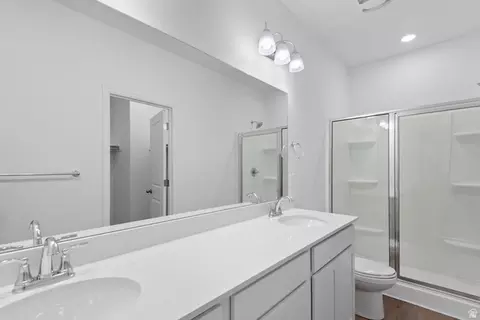 Bath - 1257 E 1670 N #801, Payson, UT 84651 photo 1 of 2