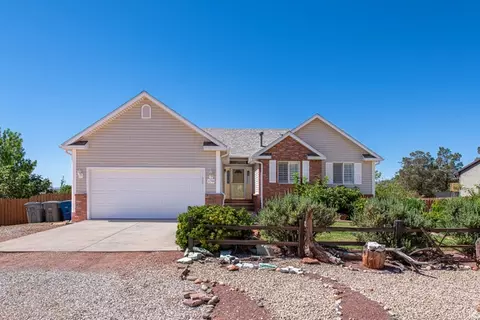 Exterior - 170 E 350 N, Saint George, UT 84790 photo 10 of 10